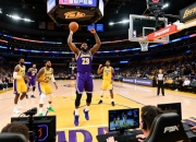 勇士大胜湖人，晋级季后赛