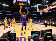 勇士大胜湖人，晋级季后赛